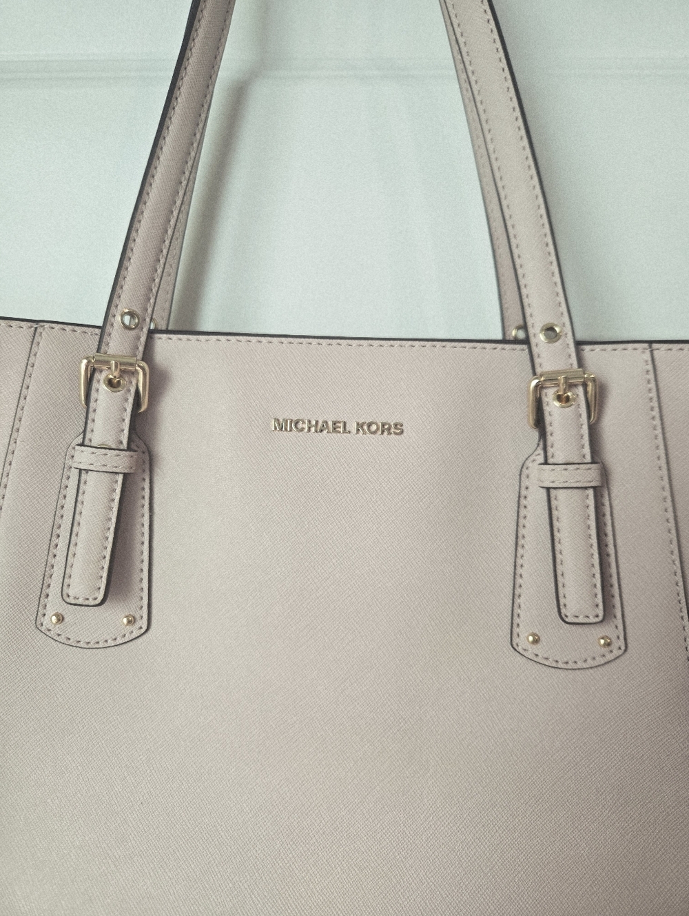 Michael Kors Voyager saffiano Bag - Picture 4 of 12